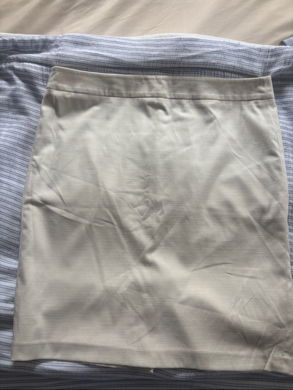 Ann Taylor factory Classic Cream Pencil Skirt - Women's Skirt, lined.